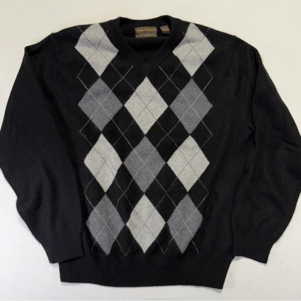 Classic Argyle V-Neck 100% Cashmere Sweater in Navy and Gray